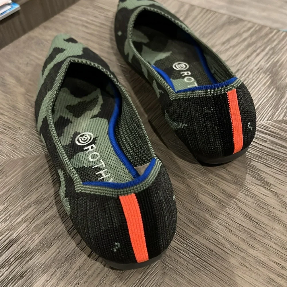 Rothy’s - Picture 2 of 4